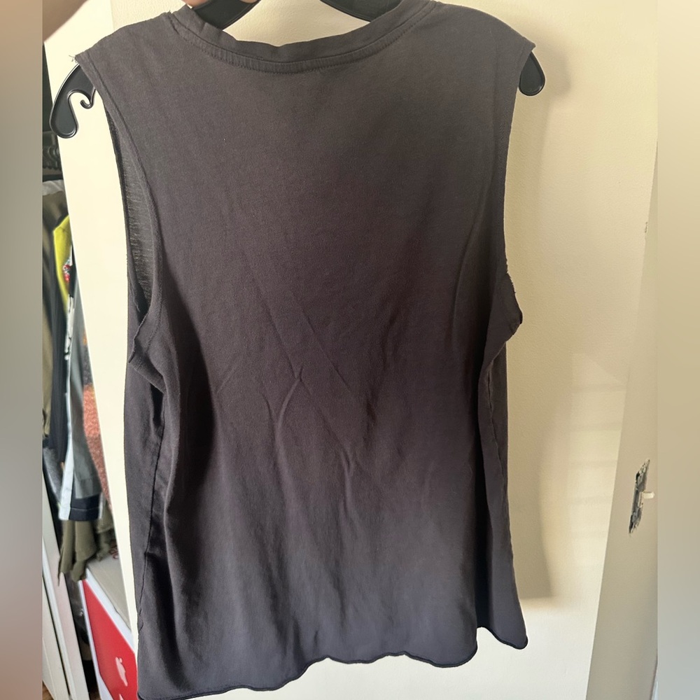 NWOT* Zoe + Liv Graphic Muscle Tank - Size Large - Picture 2 of 3